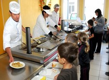 Comment bénéficier de l'aide à la cantine pour les élèves de primaire, collège et lycée ?